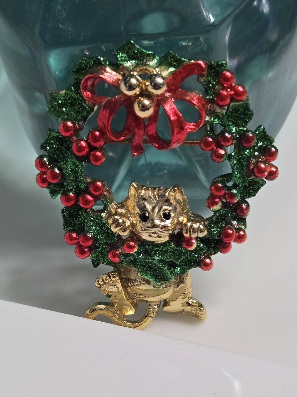 AJC Gold Cat Wreath Holiday Brooch - Green and Red Enamel - Picture 5 of 13